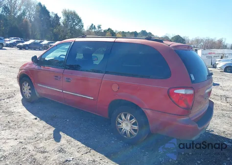 2005 Chrysler Town & Country Touring from USA, damaged, VIN 2C8GP54L65R122305